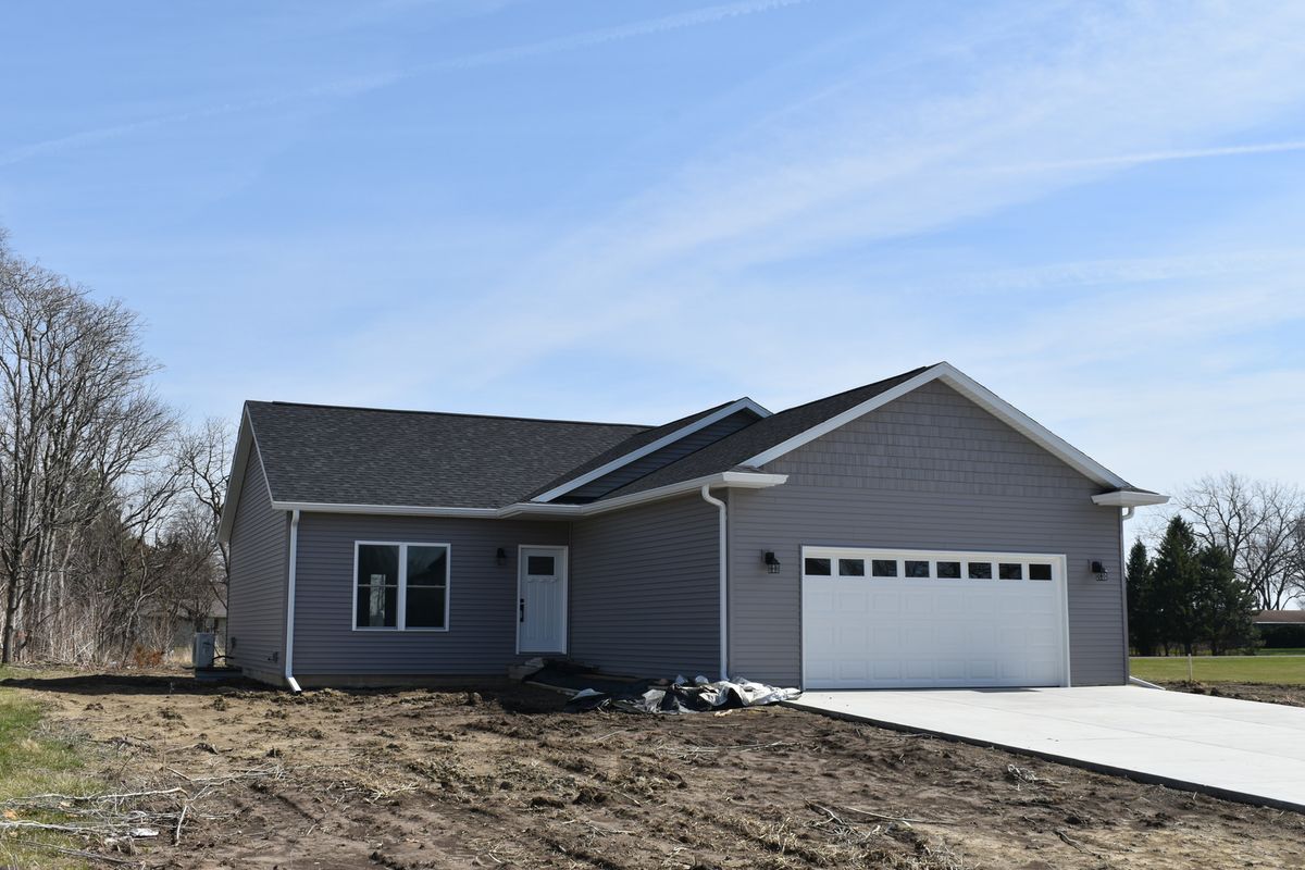 225 Pine Street, El Paso, IL 61738