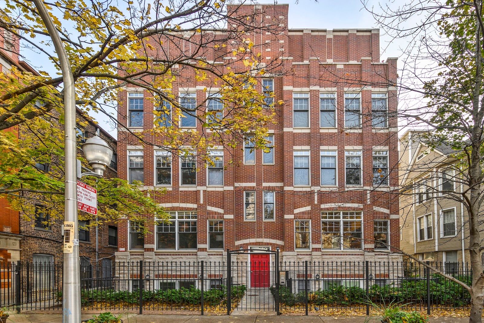 827 W BRADLEY Place #1W — Chicago, IL 60613