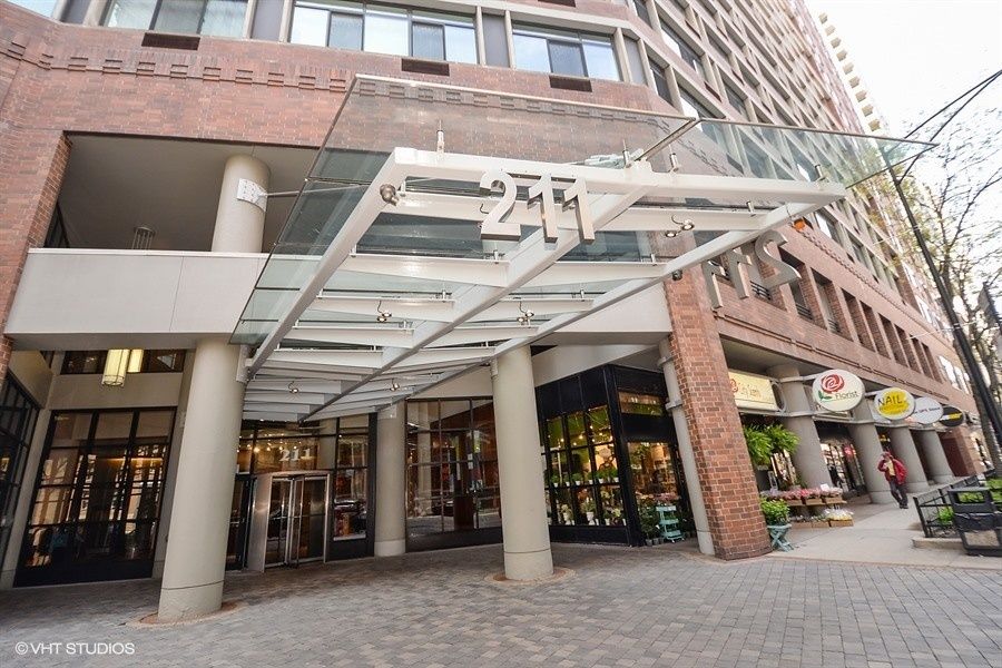 211 E Ohio Street #1925 — Chicago, IL 60611