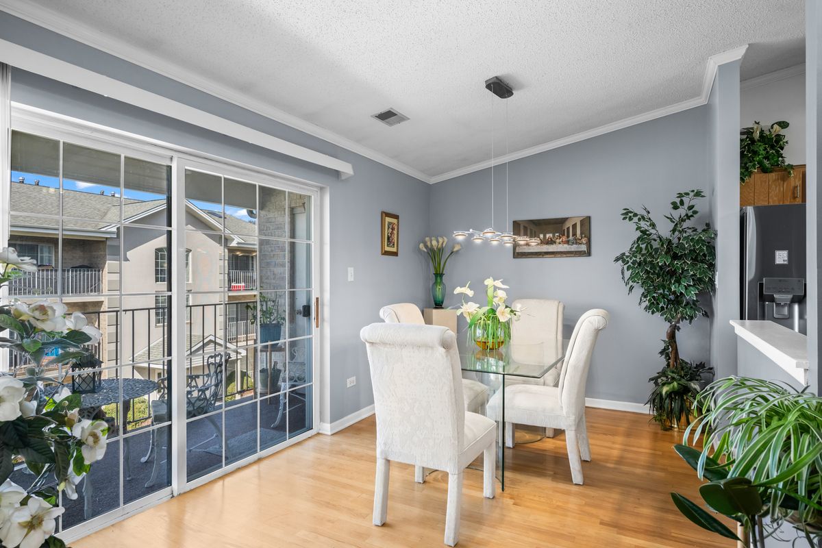 9130 W 95th Street #3B, Hickory Hills, IL 60457