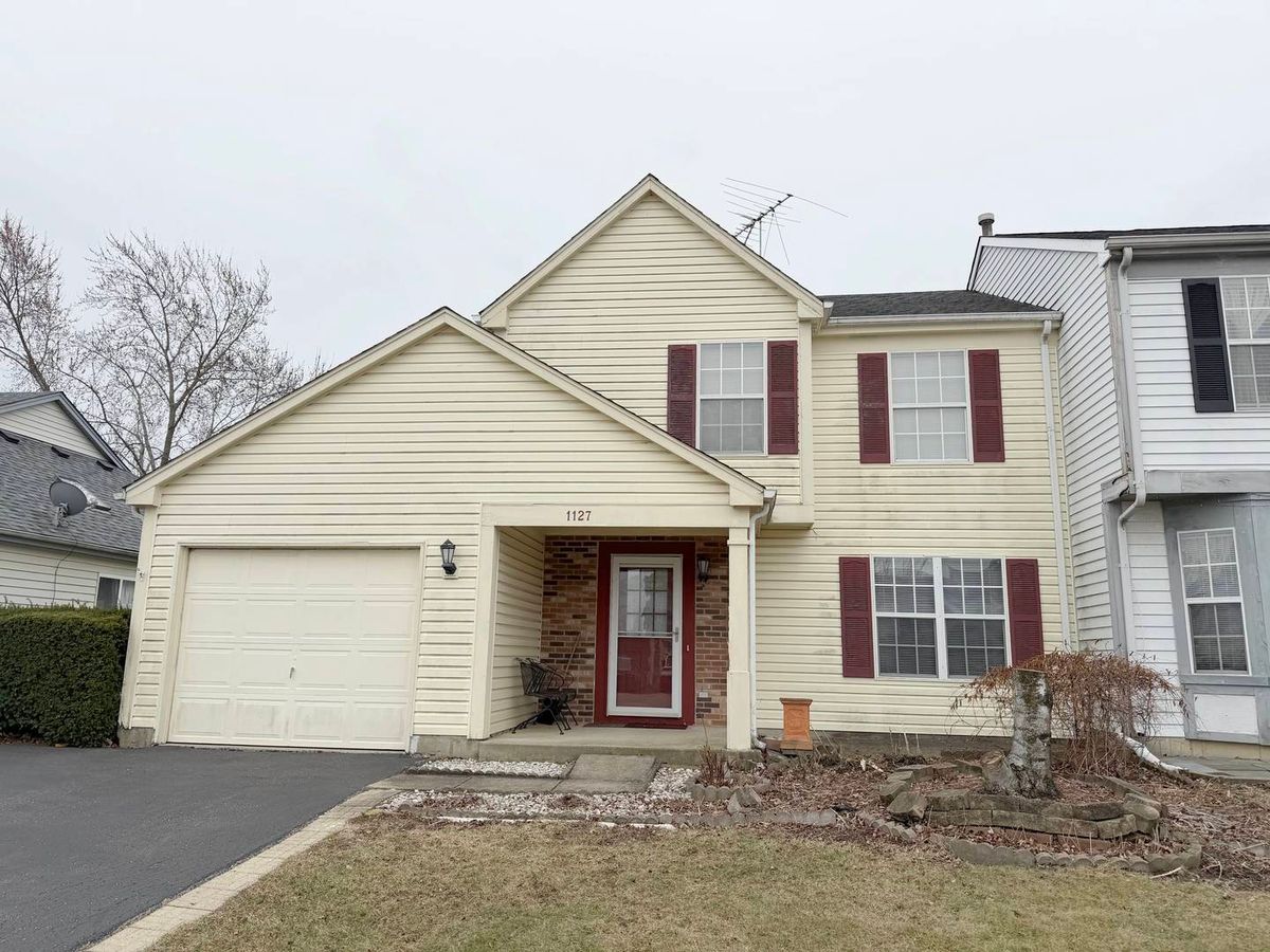 1127 Ashbrook Drive, Mundelein, IL 60060