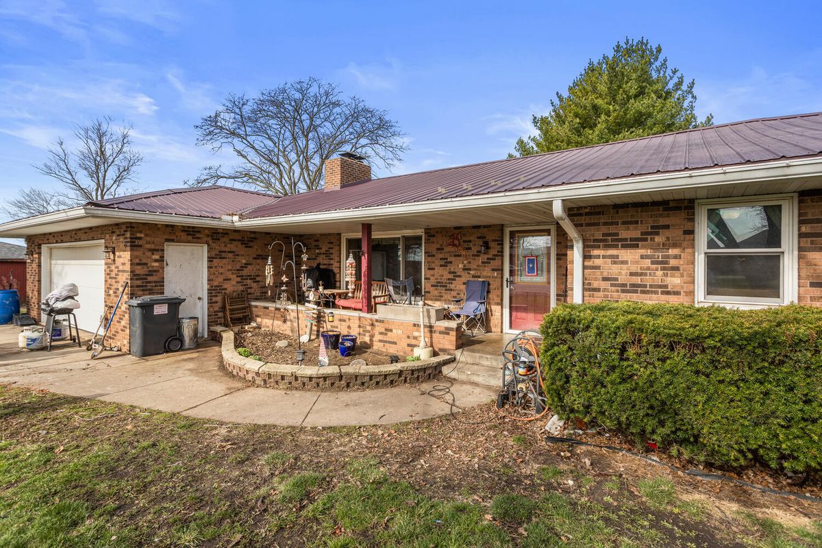 5 Truman Court, Philo, IL 61864