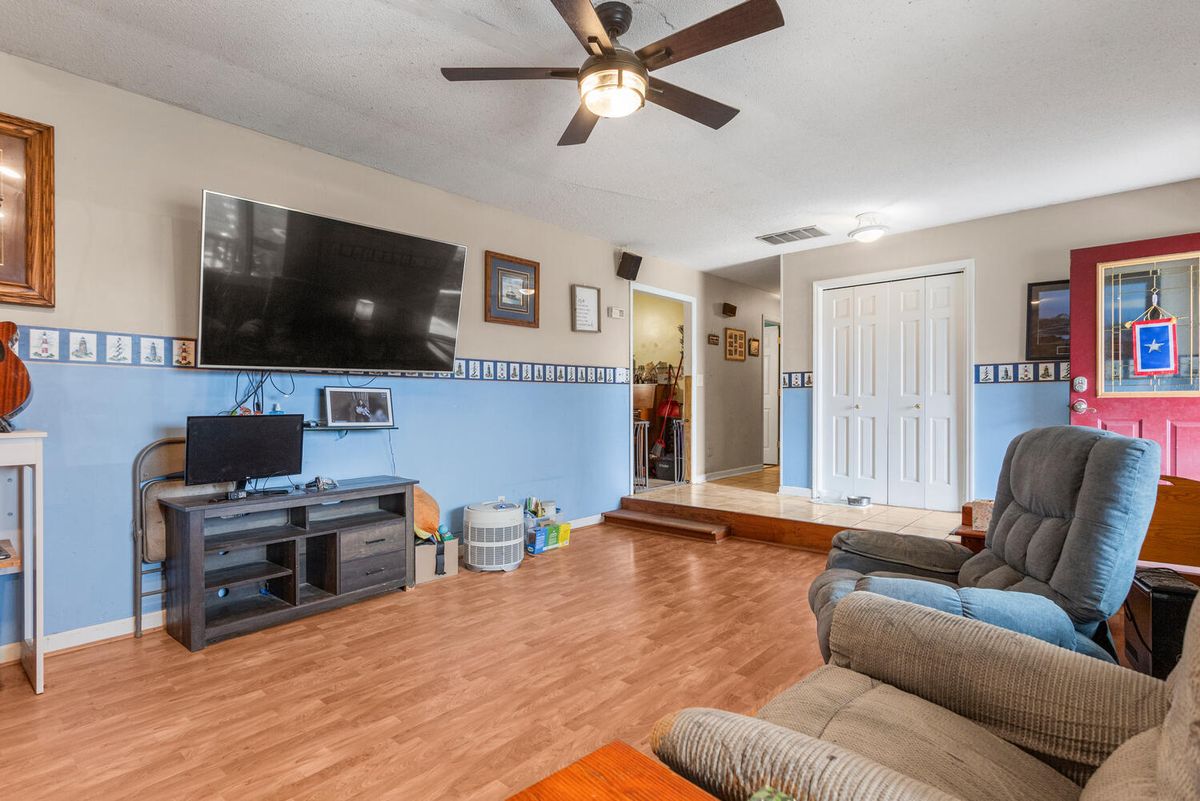 5 Truman Court, Philo, IL 61864