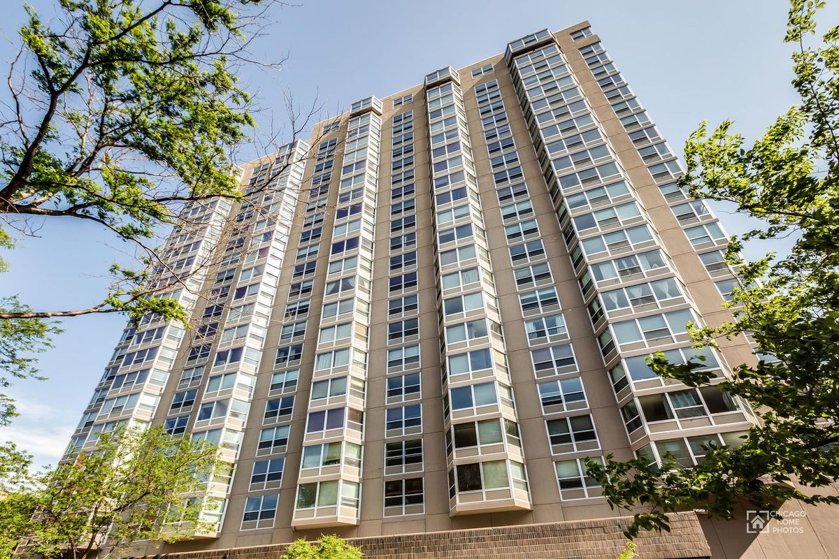 720 Gordon Terrace, Chicago, IL 60613