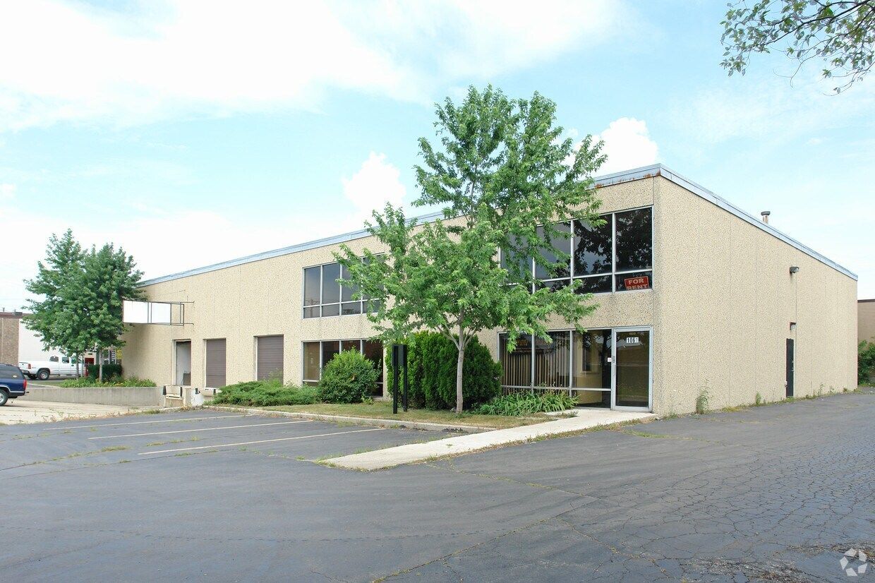 1061 Waveland Avenue — Franklin Park, IL 60131