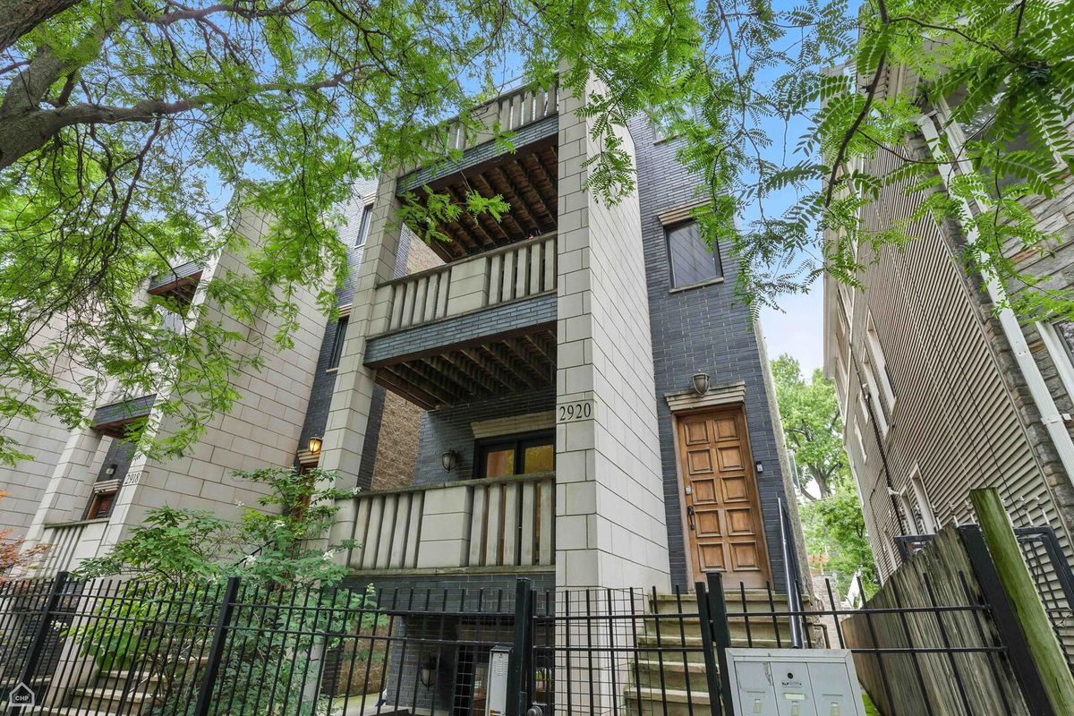 2920 Damen Avenue, Chicago, IL 60618