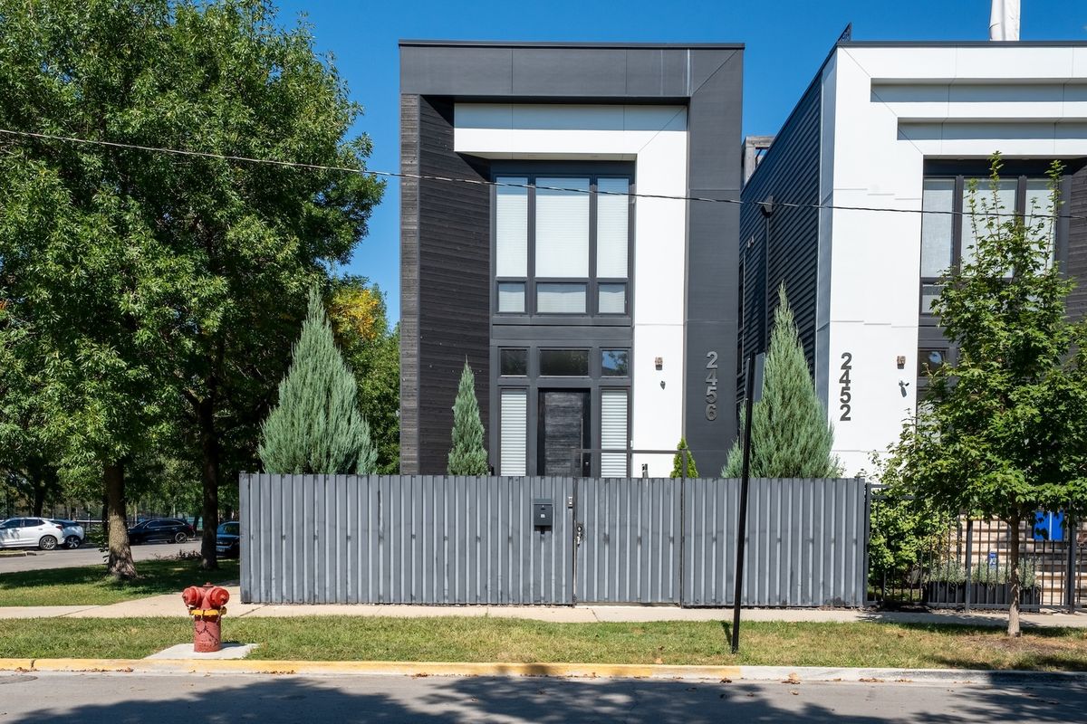 2456 Ohio Street, Chicago, IL 60612