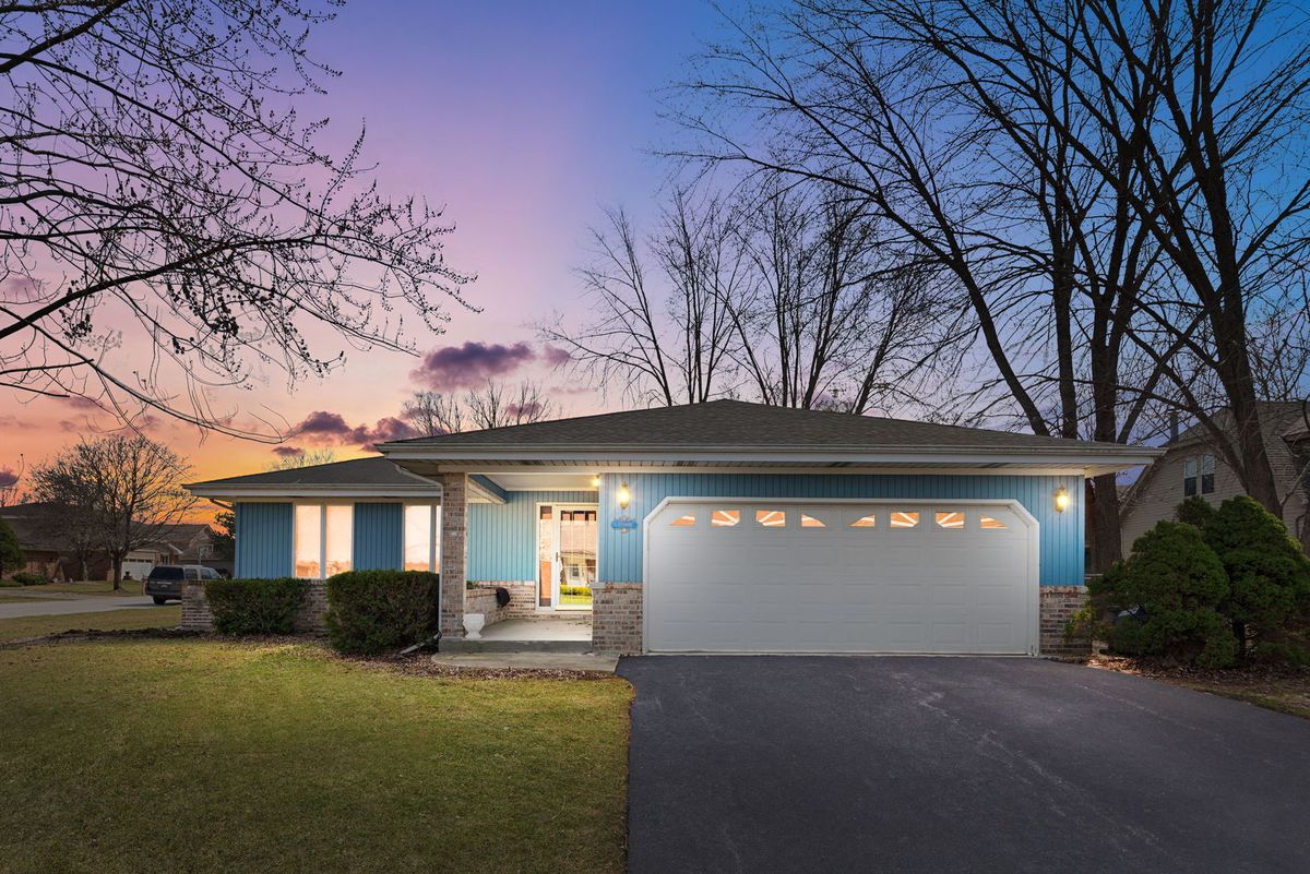 30 Melanie Court, Crete, IL 60417