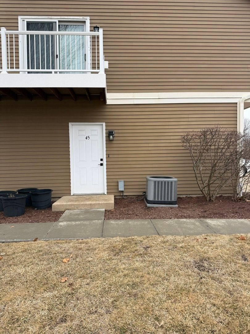 45 Spuhler Street #45 — Batavia, IL 60510