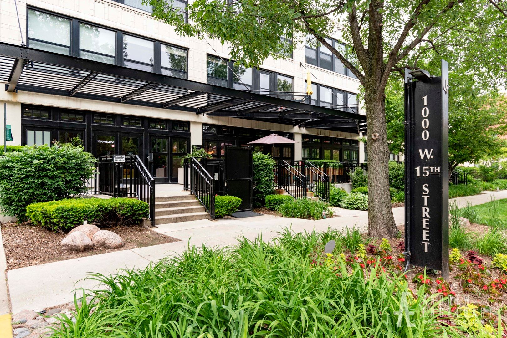 1000 W 15th Street #328 — Chicago, IL 60608