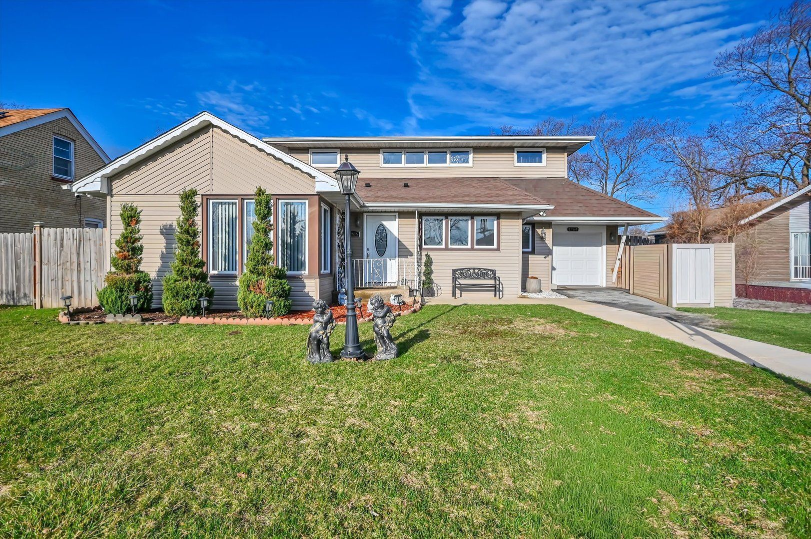 7964 Lavergne Avenue — Burbank, IL 60459