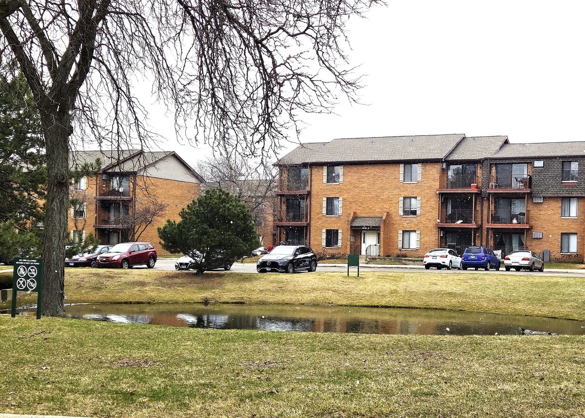 649 Briar Hill Lane, Addison, IL 60101