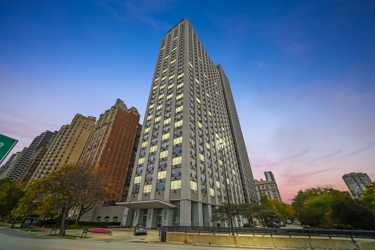 1550 Lake Shore Drive, Chicago, IL 60610