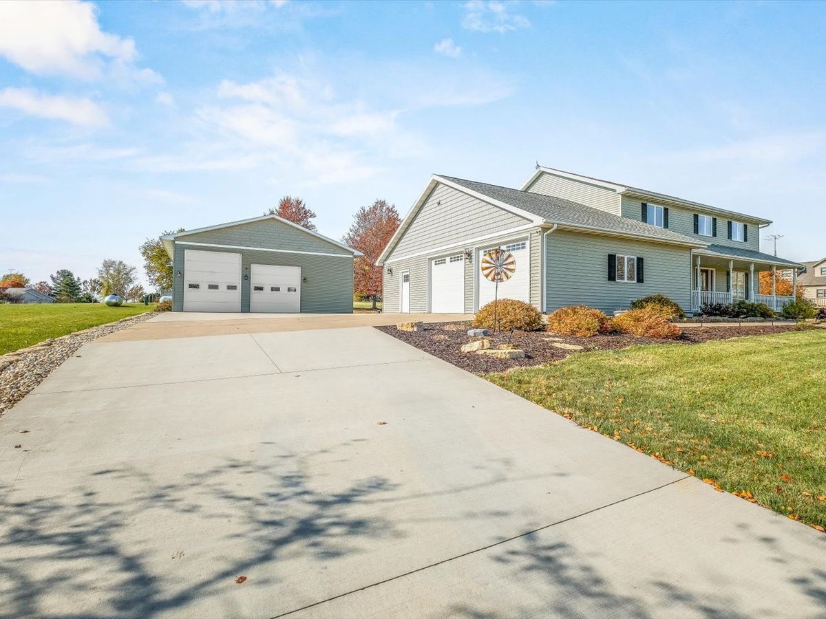 3028 S Golf Road, Stockton, IL 61085