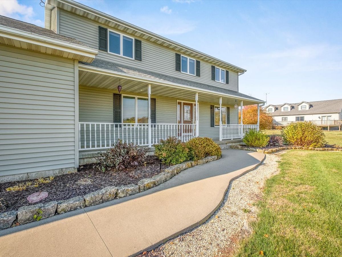 3028 S Golf Road, Stockton, IL 61085