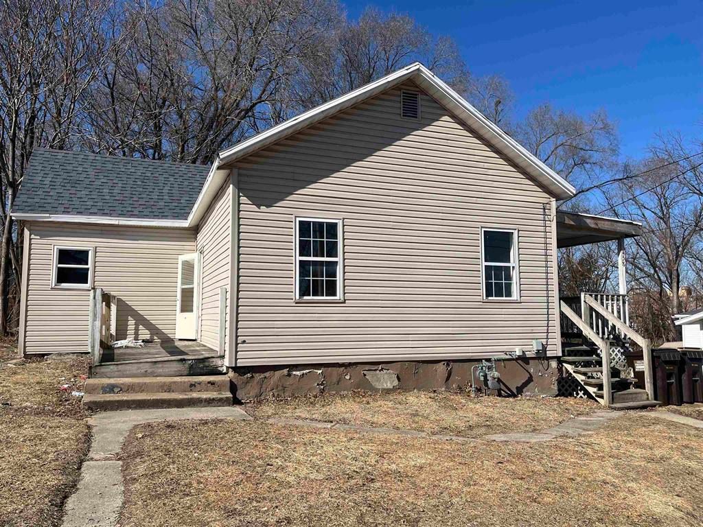 458 S Float Avenue — Freeport, IL 61032