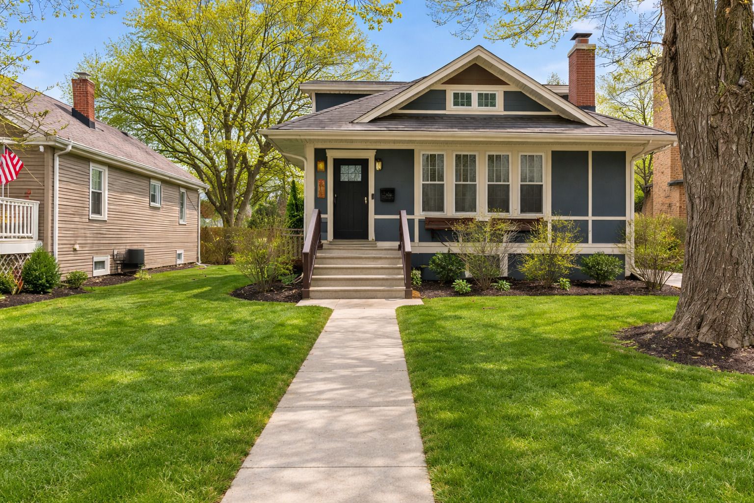 220 S Illinois Avenue — Villa Park, IL 60181