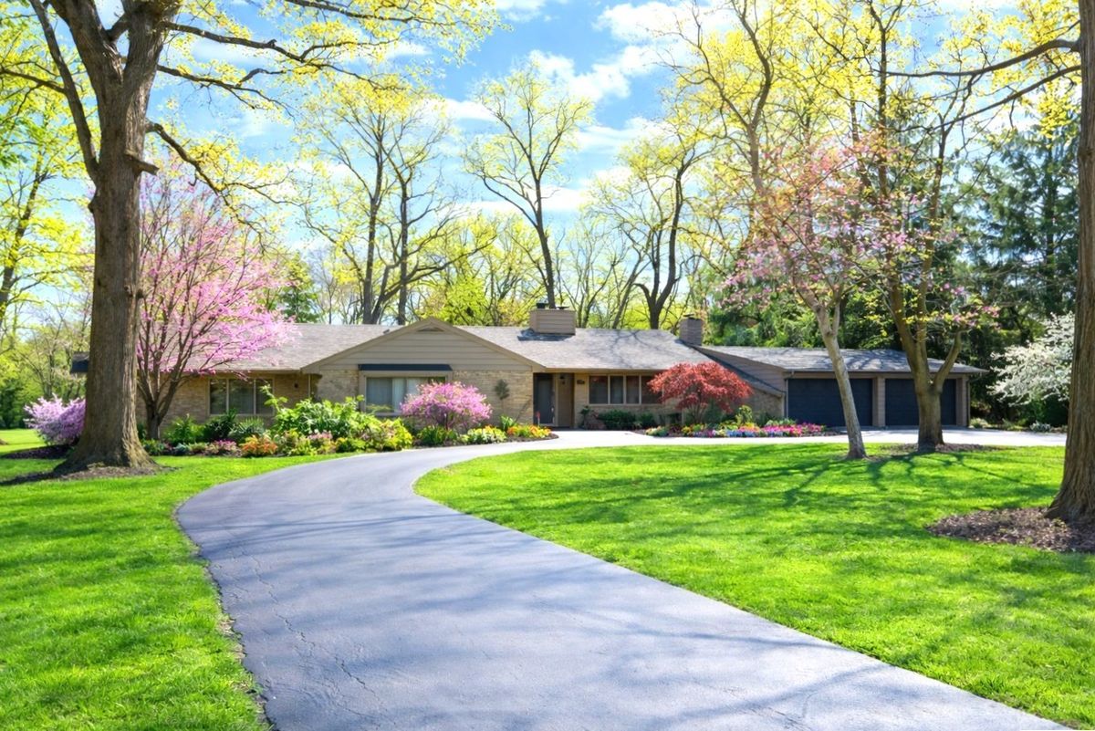 1316 Mineral Springs Road, Sterling, IL 61081