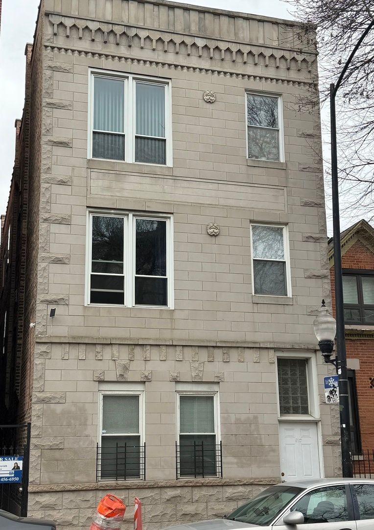 840 N Damen Avenue — Chicago, IL 60622