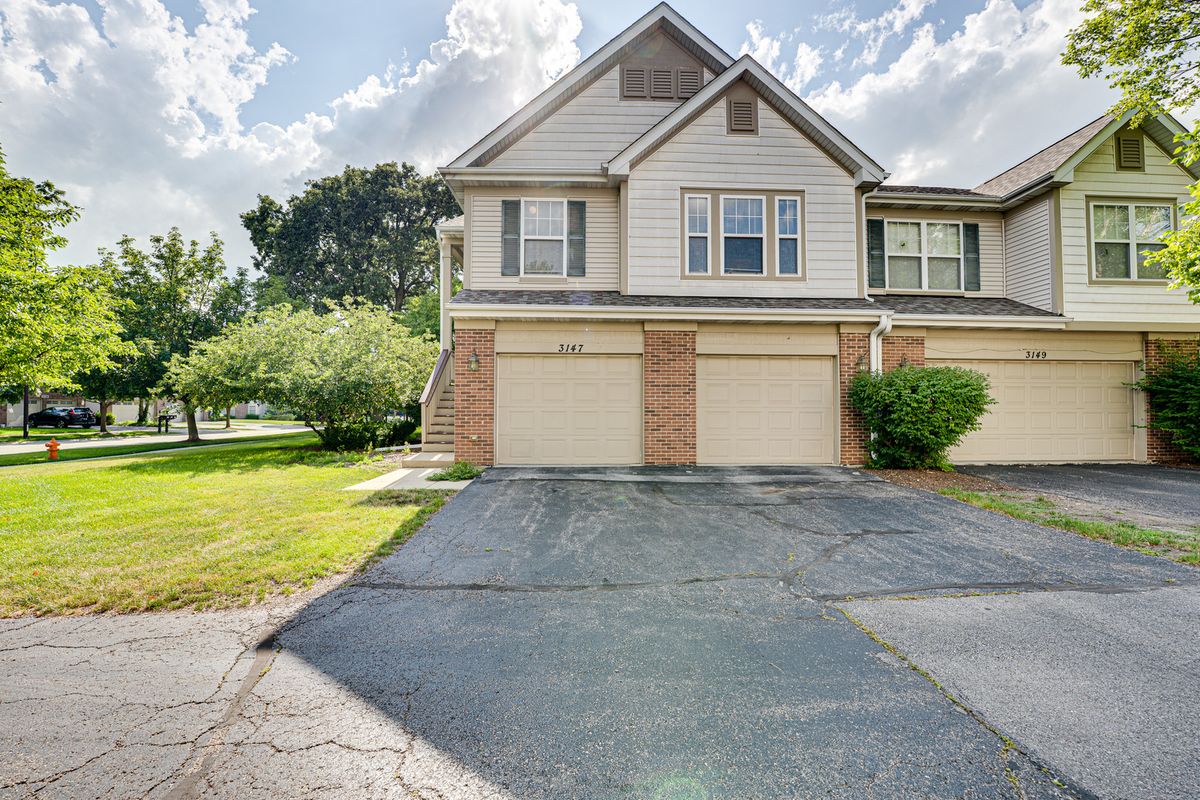 3147 Saganashkee Lane, Naperville, IL 60564