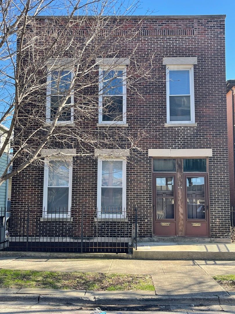 517 W 25th Place #1 — Chicago, IL 60616