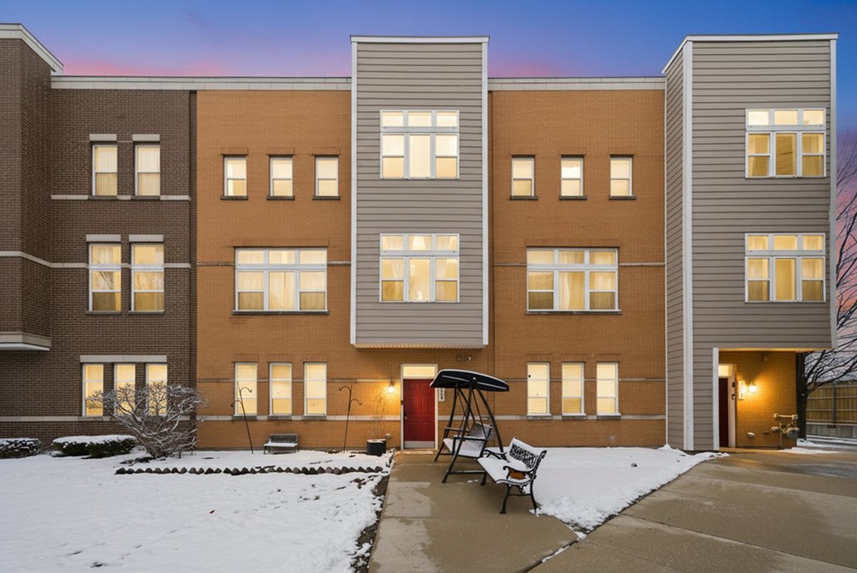 5244 Hanson Avenue, Chicago, IL 60639