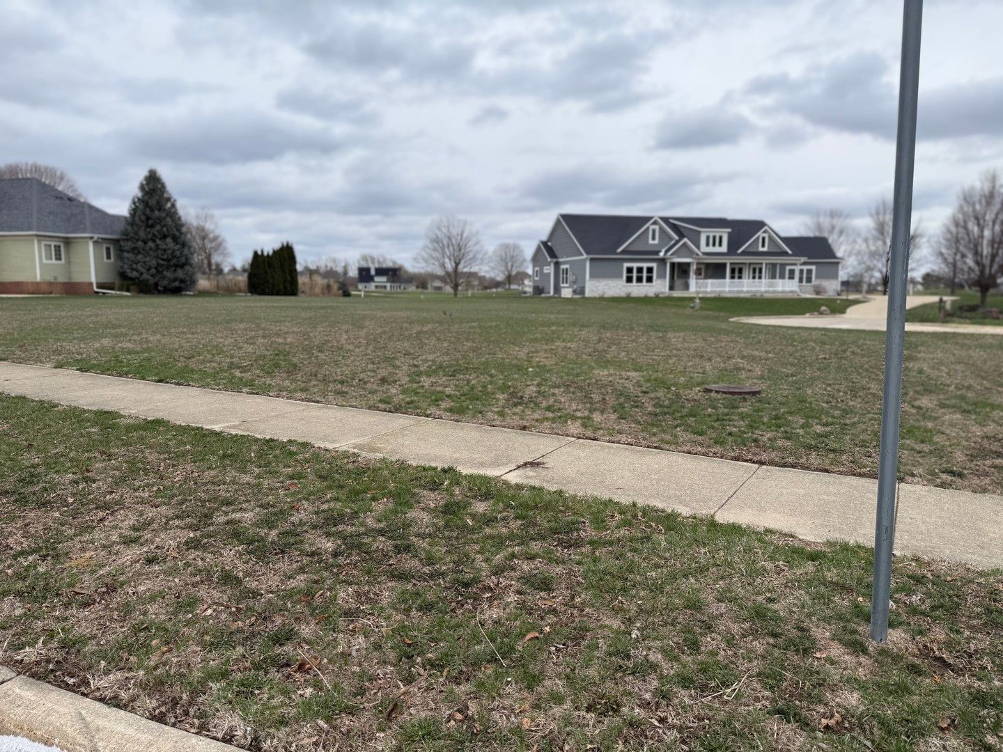 2814 Castlerock Drive — Urbana, IL 61802