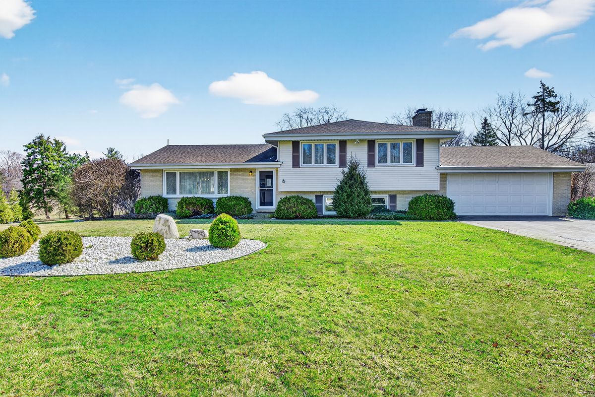 113 S Wedgewood Drive, Barrington, IL 60010