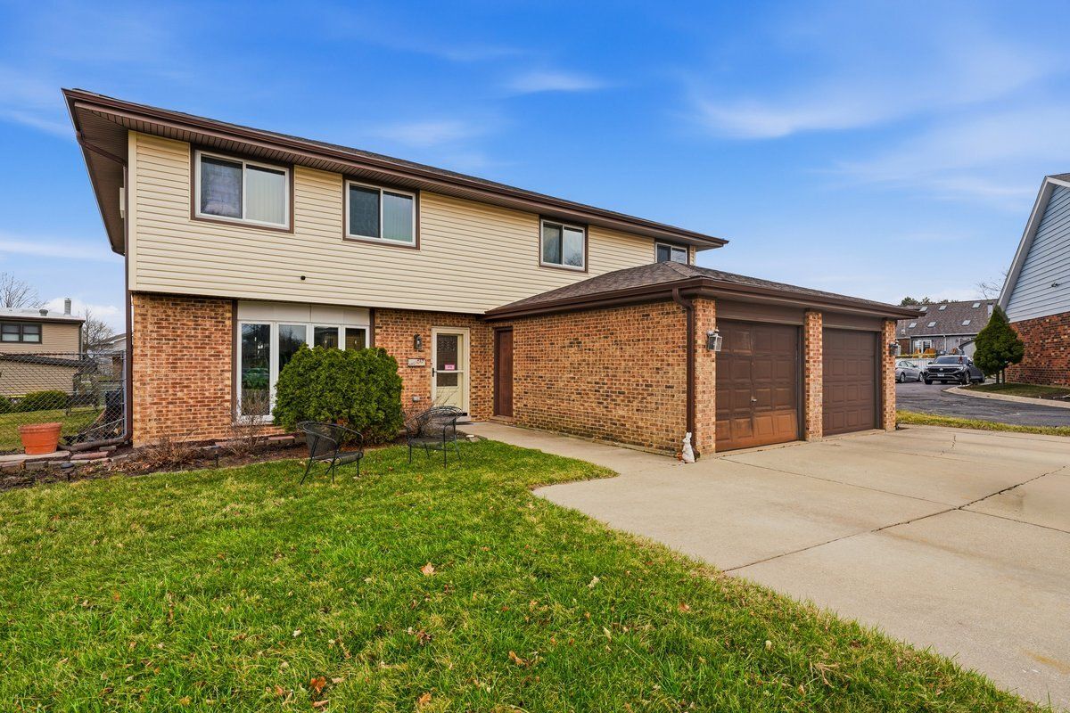 659 Terry Court — Roselle, IL 60172