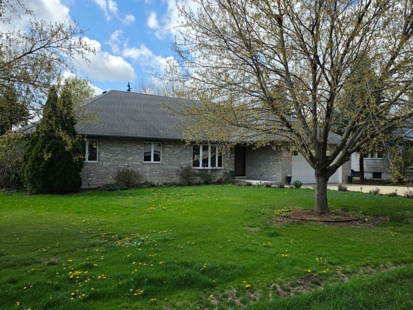 4422 Center Avenue — Lisle, IL 60532