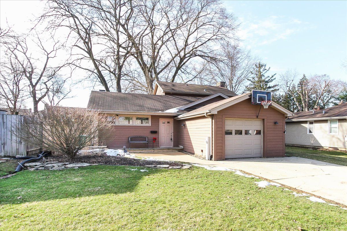 111 W Washington Boulevard — Lombard, IL 60148