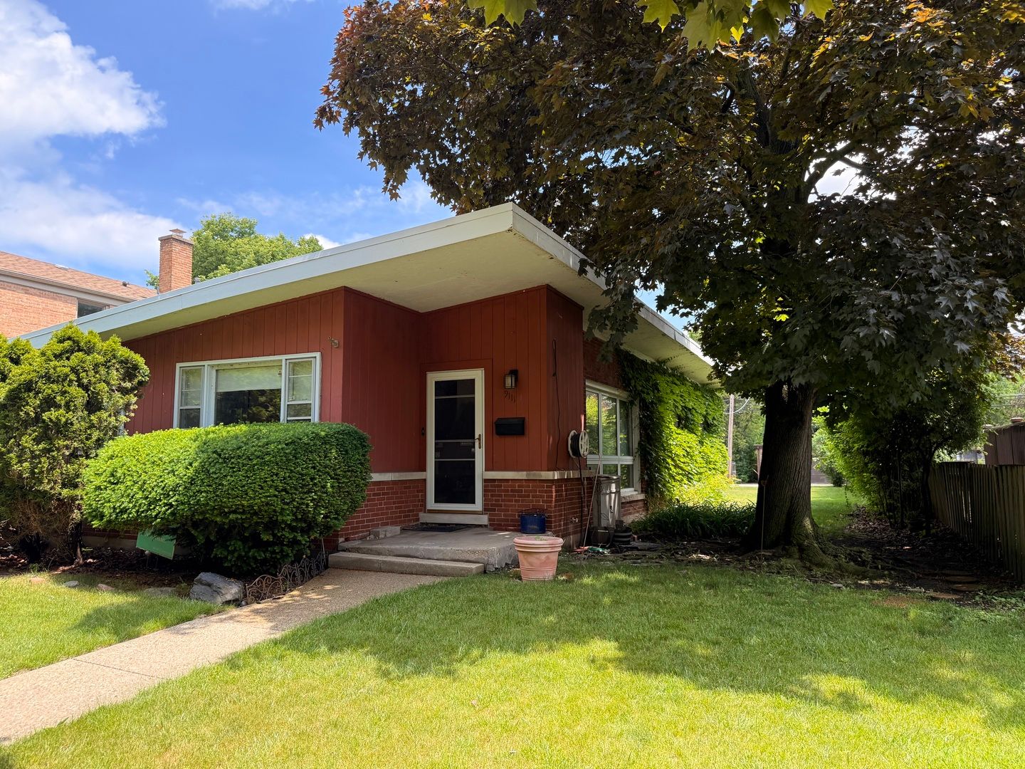 9111 Ewing Avenue — Evanston, IL 60203