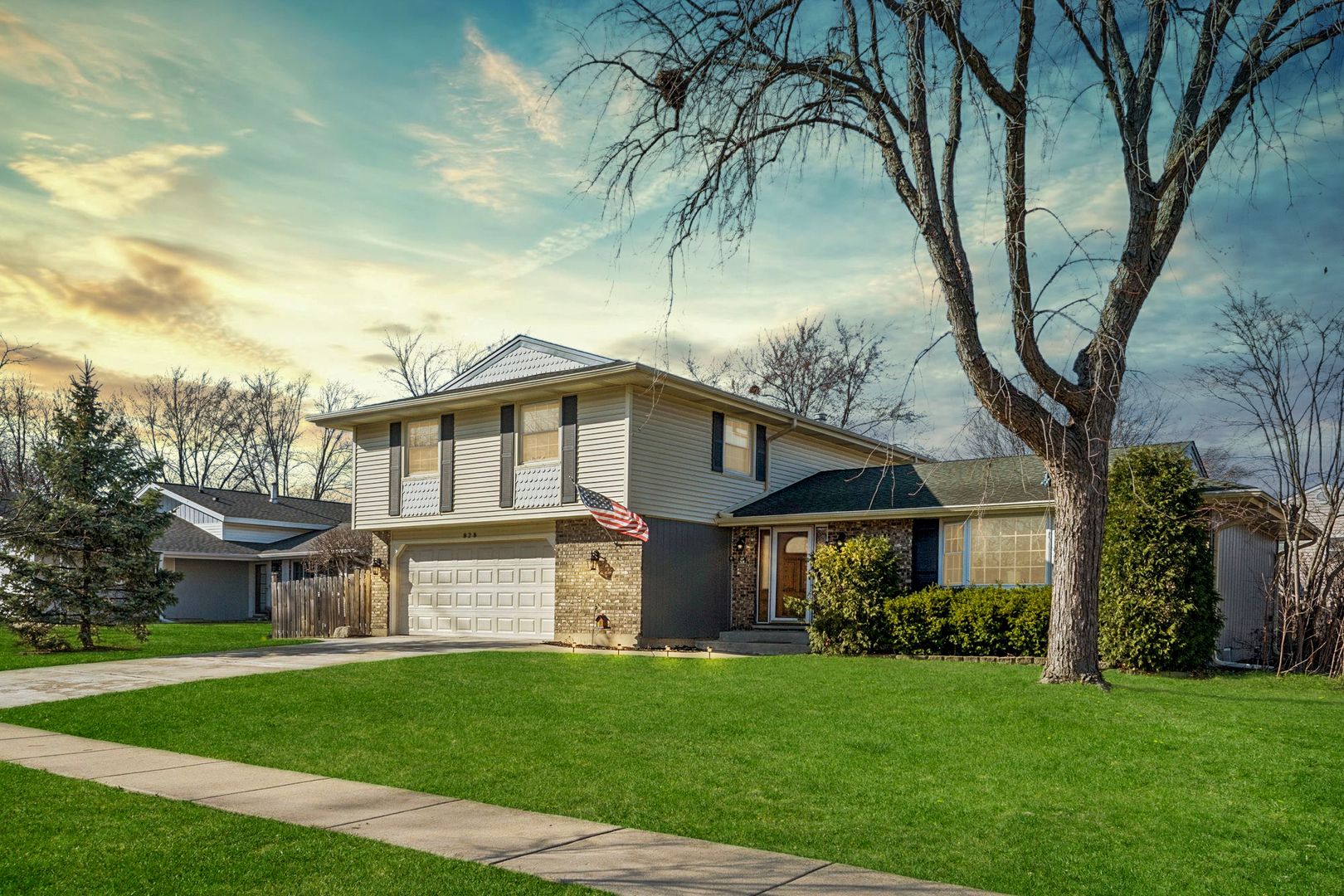 828 Harwich Lane — Schaumburg, IL 60194