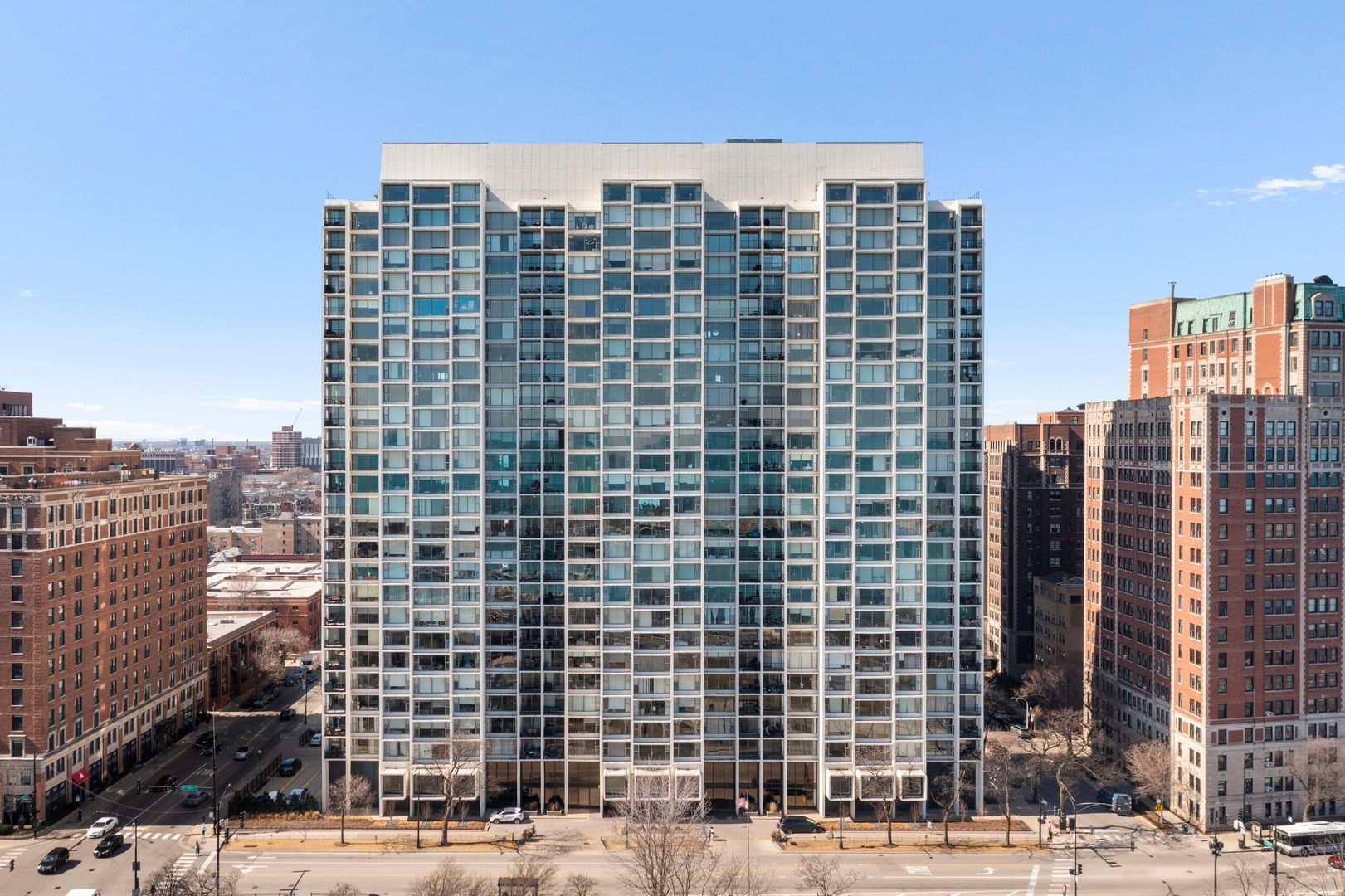 3200 N Lake Shore Drive #702 — Chicago, IL 60657
