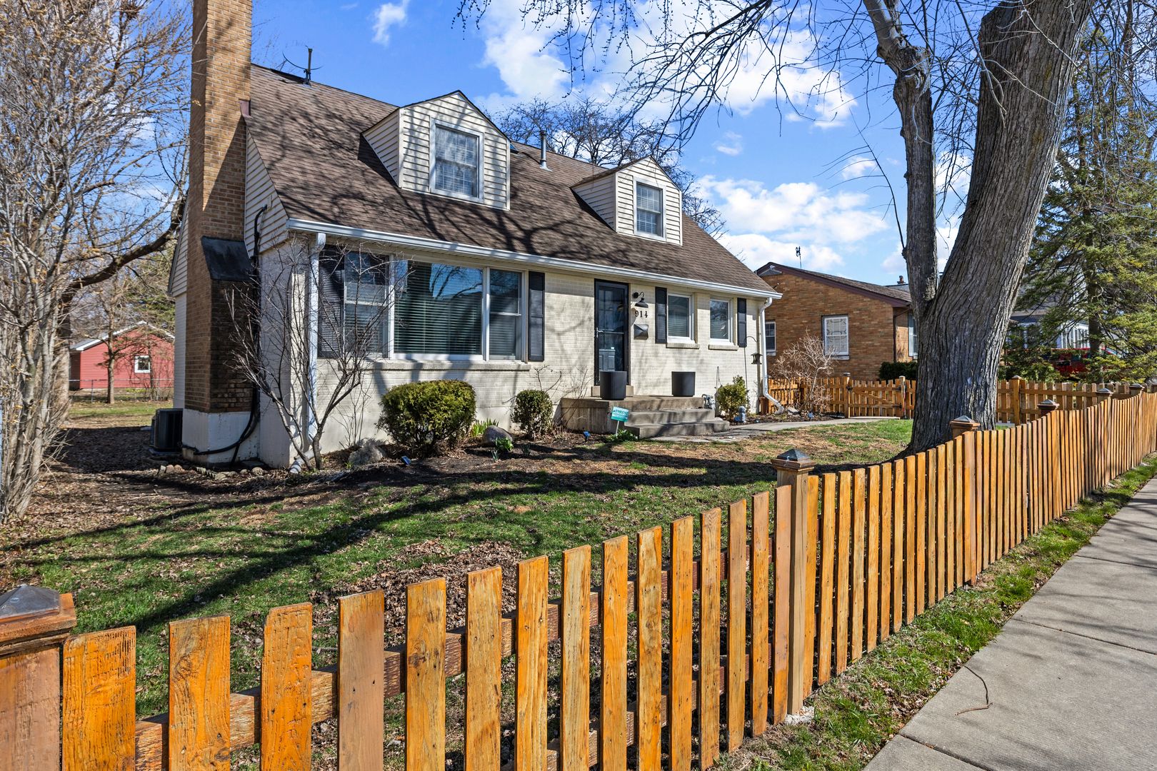 914 Central Avenue — Deerfield, IL 60015