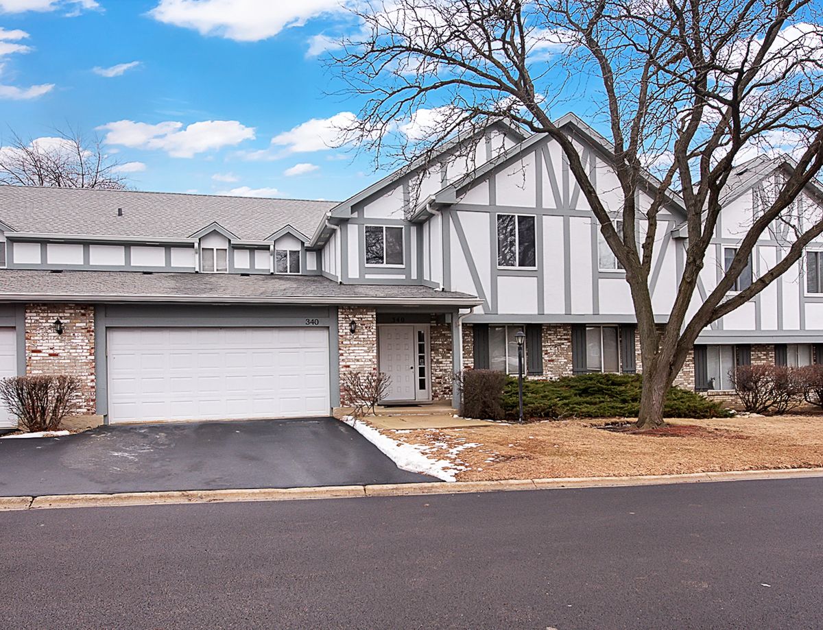 340 Springlake Lane, Aurora, IL 60504