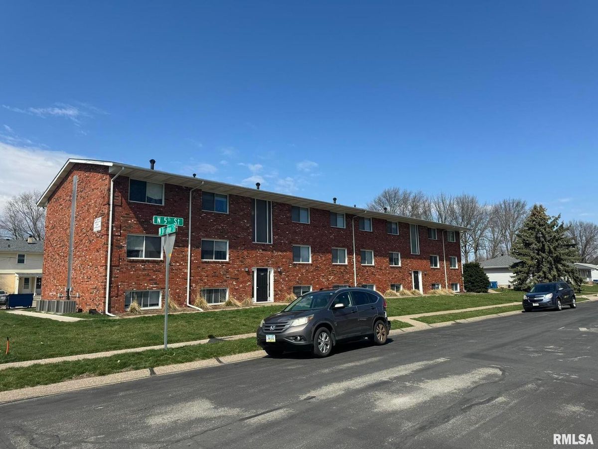 400 5TH Street, Eldridge, IA 52748