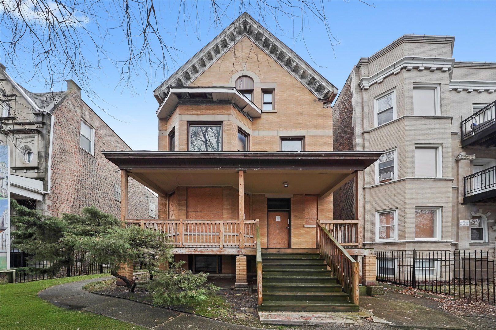 5930 S King Drive — Chicago, IL 60637