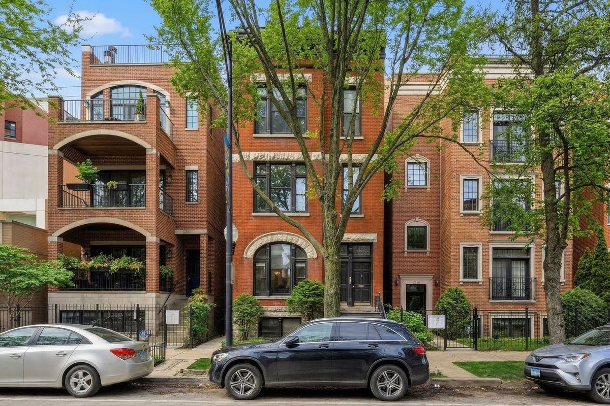 2142 RACINE Avenue, Chicago, IL 60614