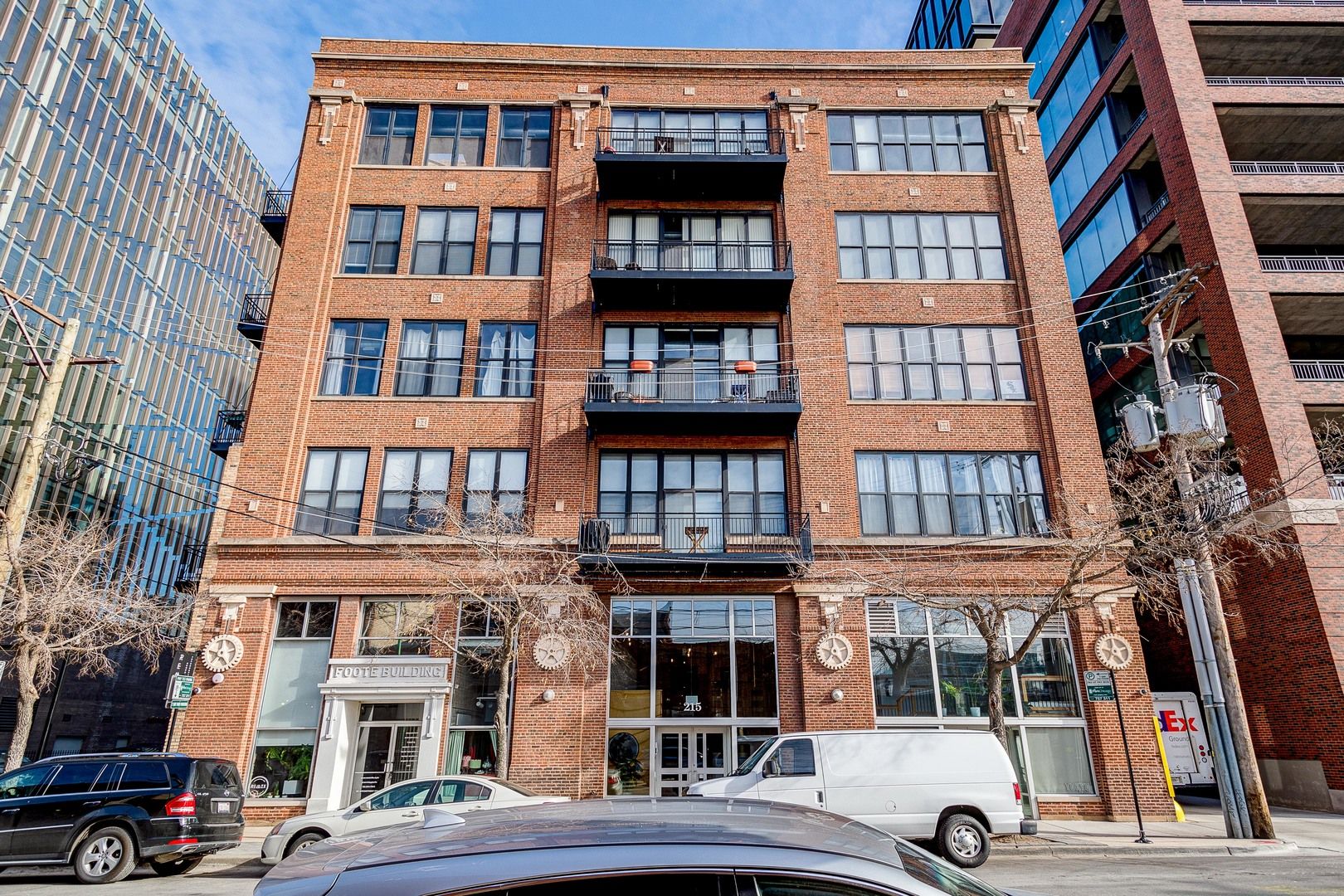 215 N ABERDEEN Street #301B — Chicago, IL 60607