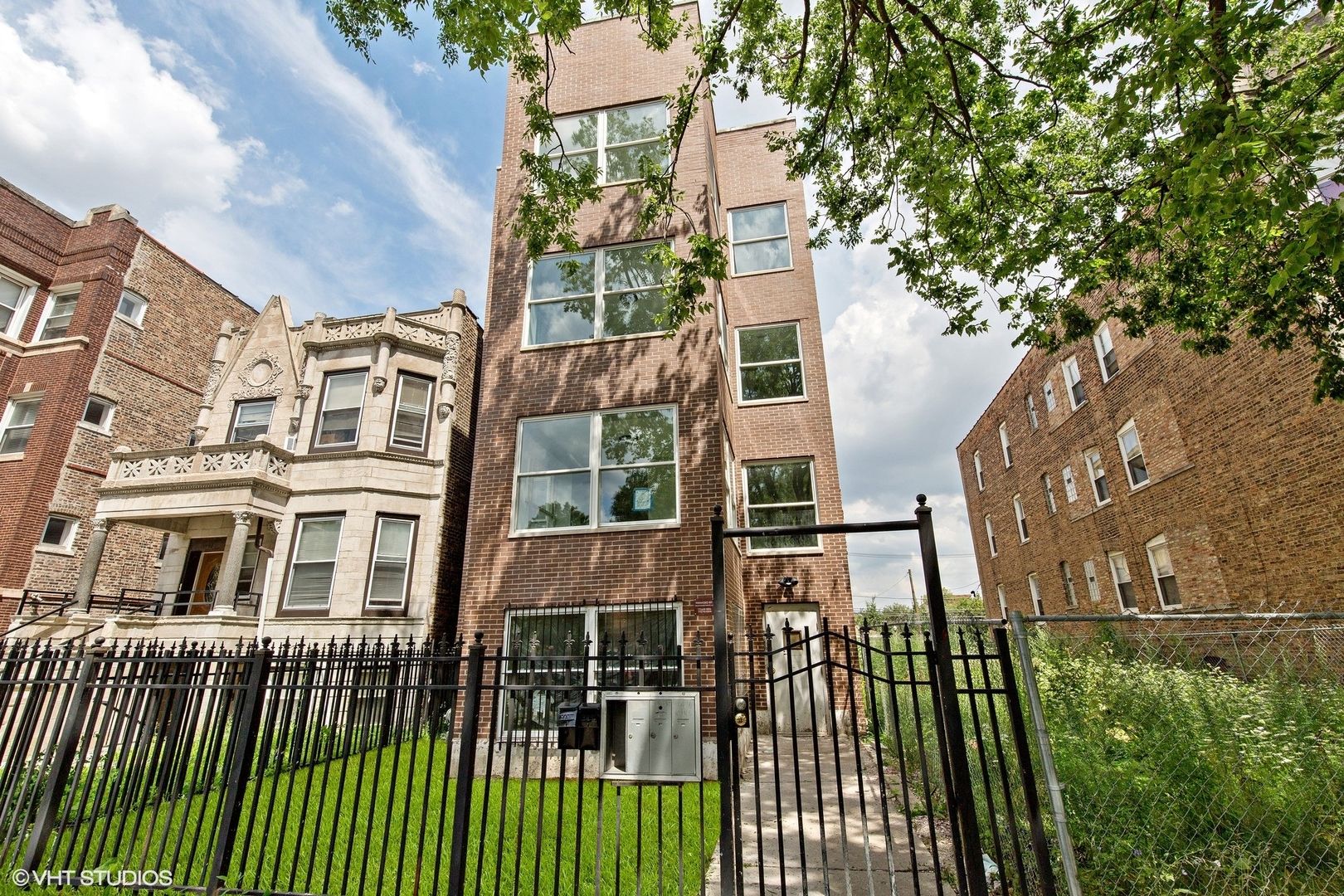 3544 W Douglas Boulevard — Chicago, IL 60623