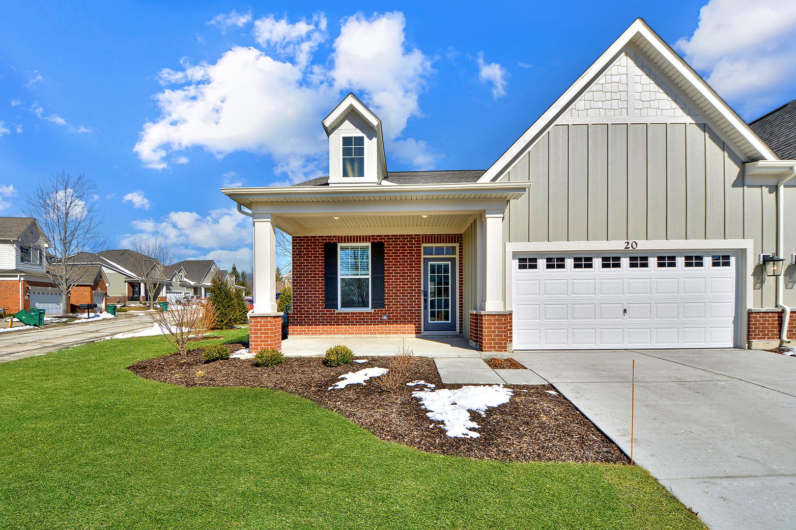 20 Harborside Way — Hawthorn Woods, IL 60047