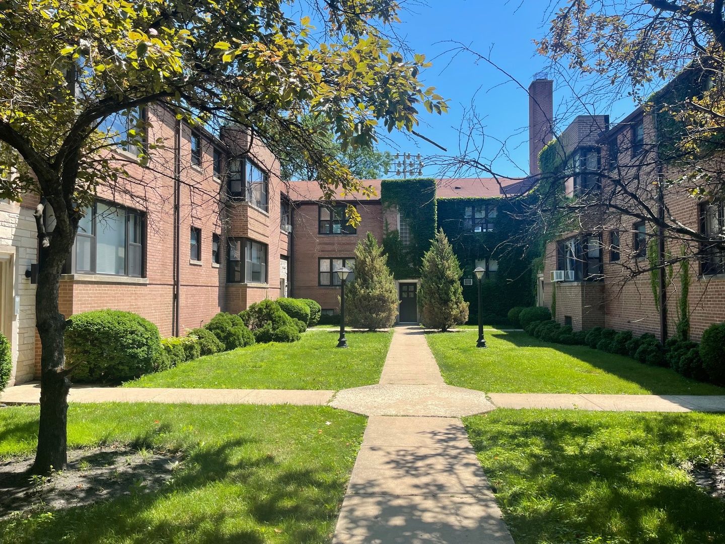7371 N Winchester Avenue #1W — Chicago, IL 60626