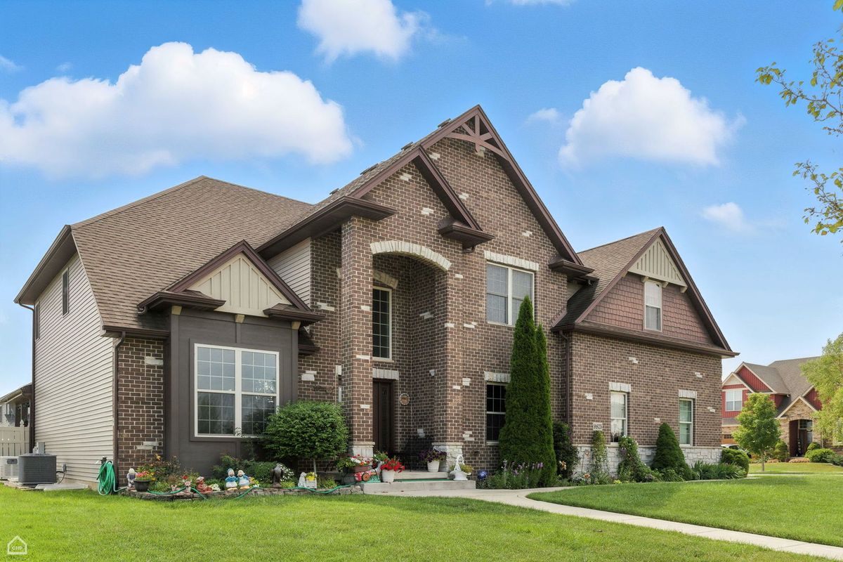 9875 Aster Cove, St. John, IN 46373