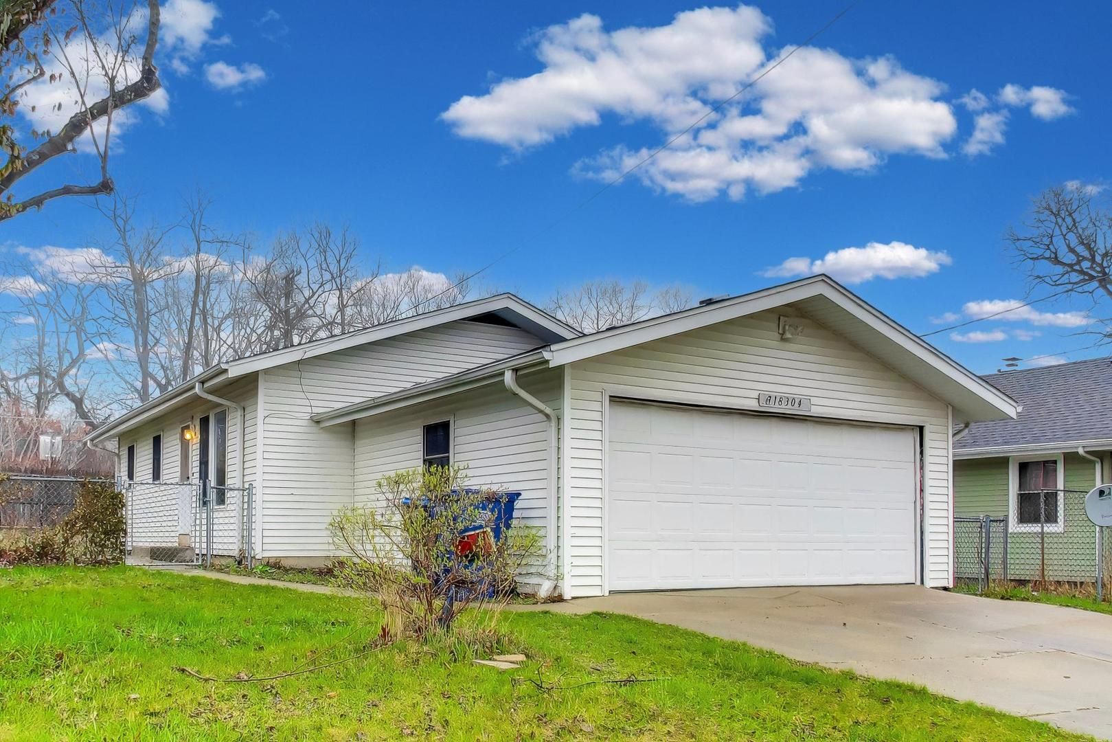 18304 W Grand Drive — Grayslake, IL 60030