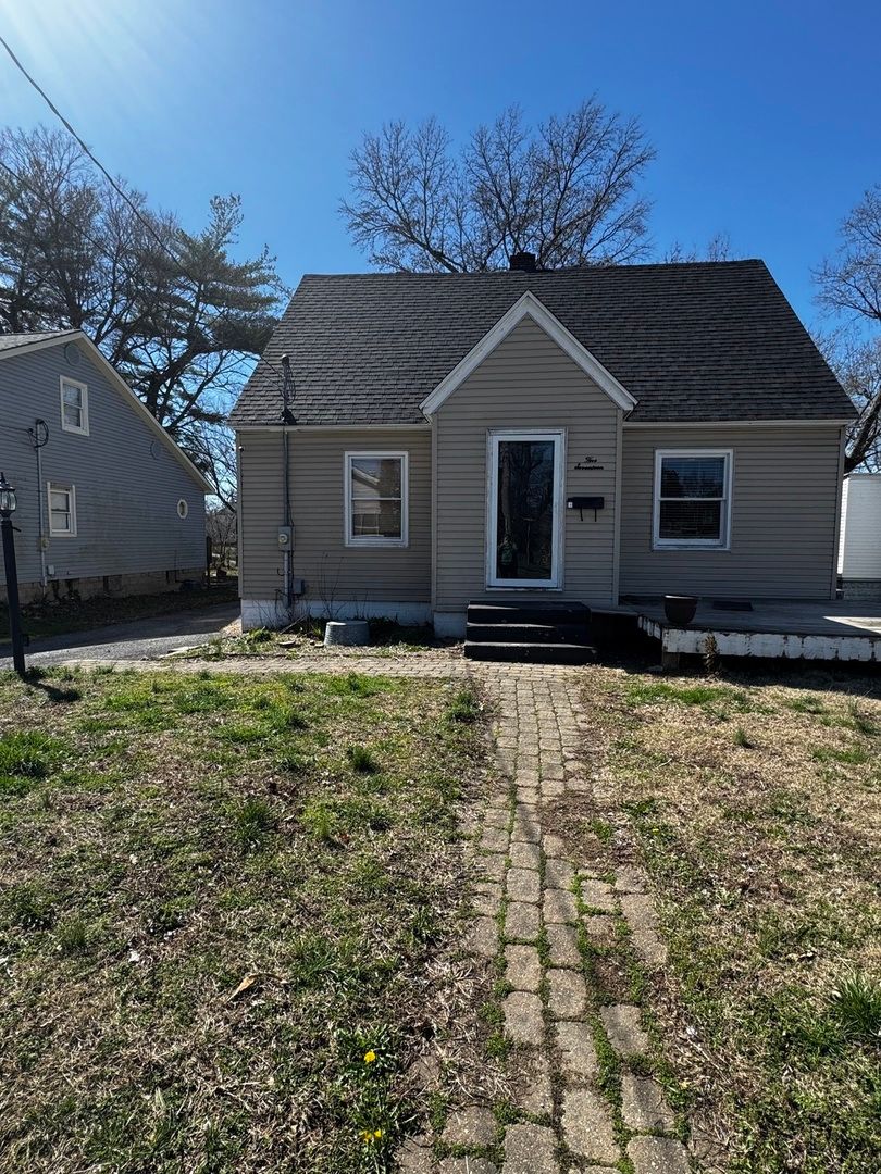 517 Vine Street, Duquoin, IL 62832
