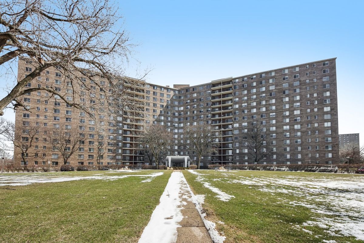 7141 Kedzie Avenue, Chicago, IL 60645