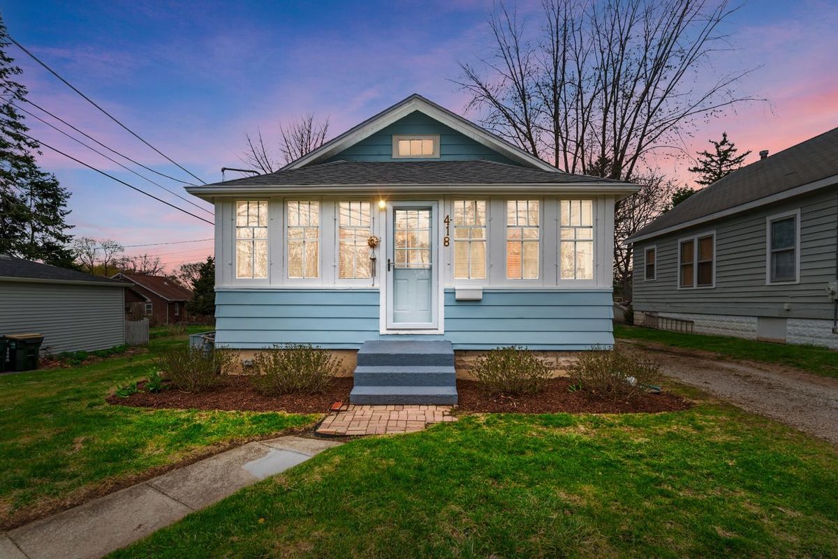 418 Barber St. Street, West Chicago, IL 60185