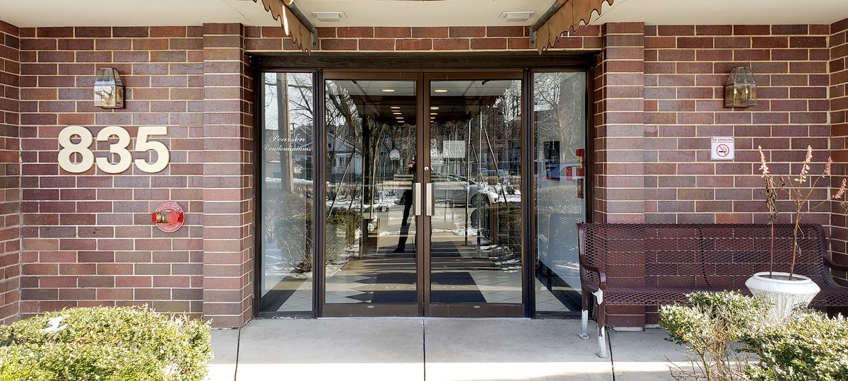 835 Pearson Street, Des Plaines, IL 60016