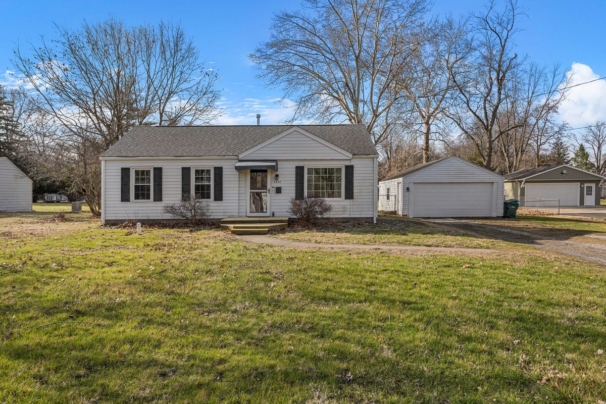 1351 Pershing Road, Decatur, IL 62526